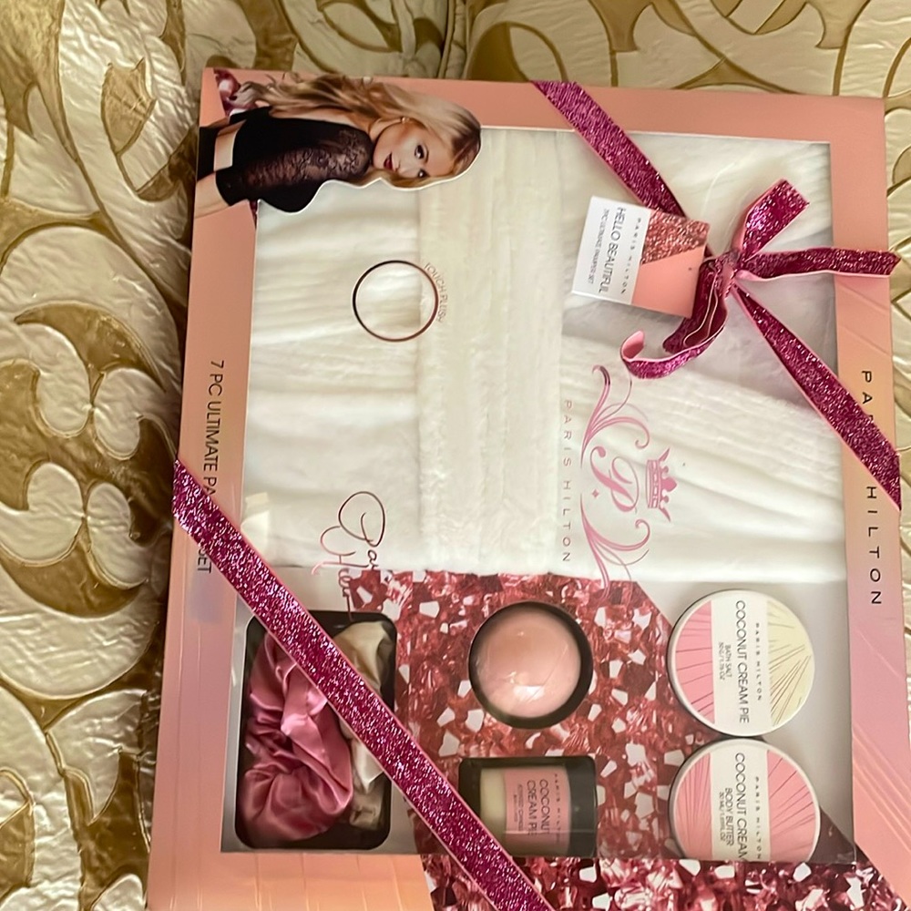 New, never opened “Paris Hilton Hello Beautiful-7 Piece Ultimate Pamper Set”.